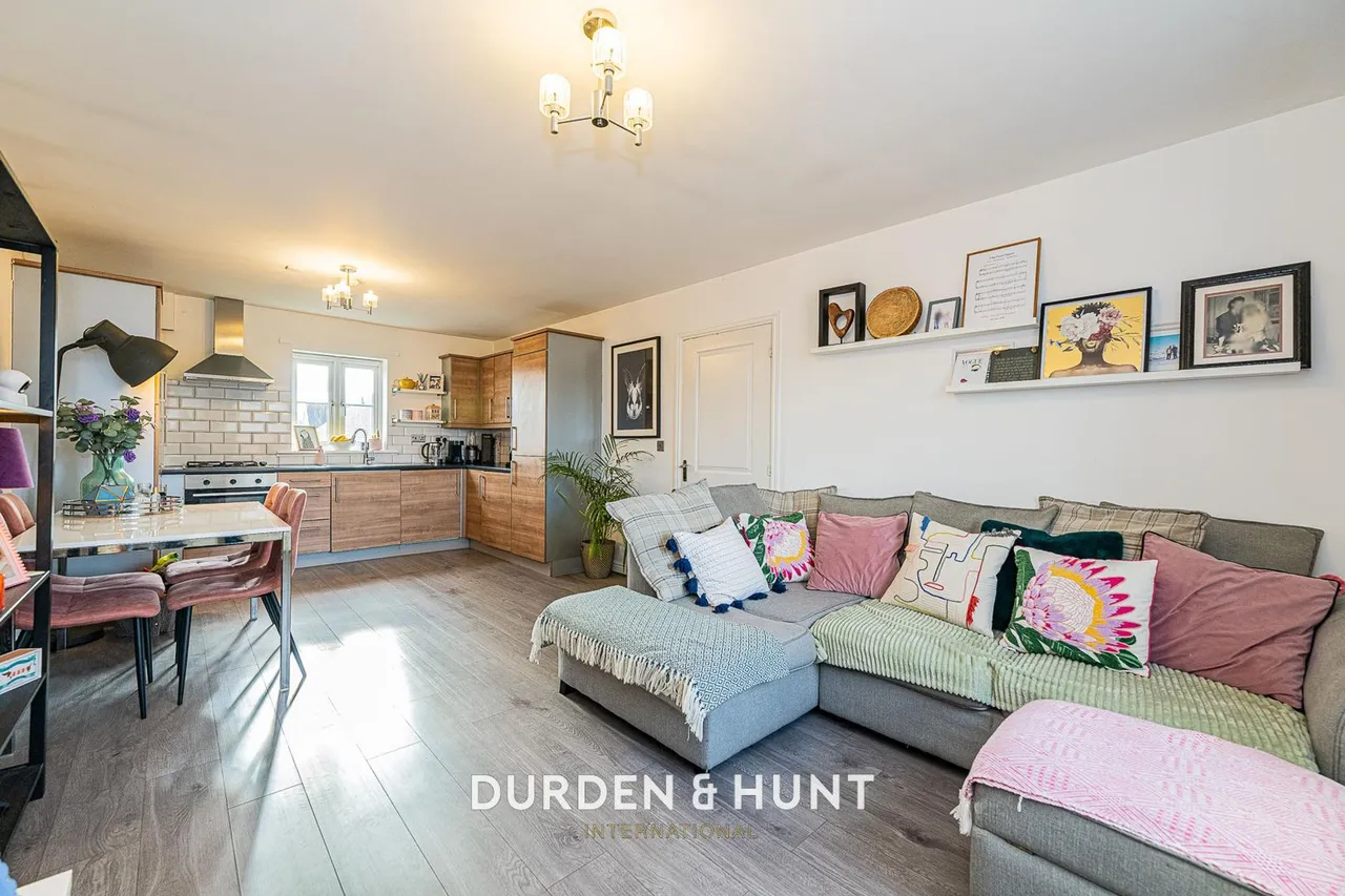 Abbess Terrace, Loughton, IG10, photo 2