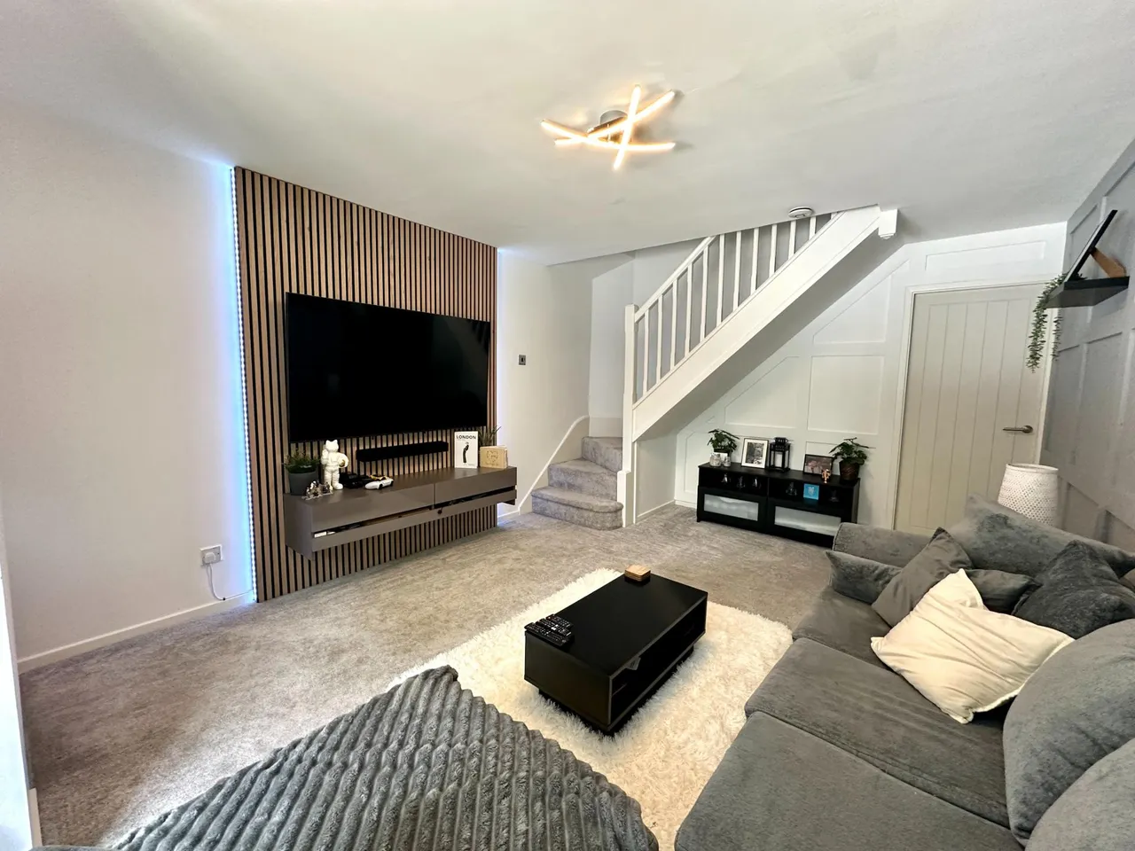 Goya Close, Hawks Green, Cannock, WS11, photo 2