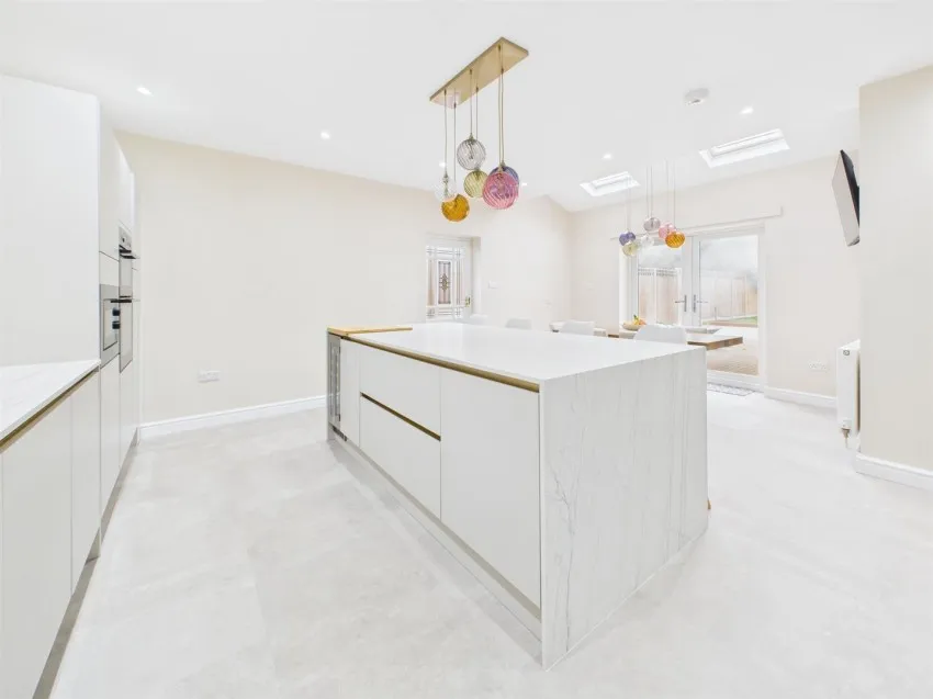 Homecroft Drive, Uckington, photo 12