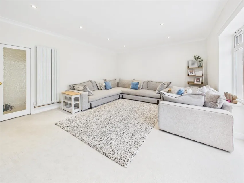 Homecroft Drive, Uckington, photo 19