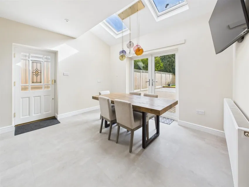 Homecroft Drive, Uckington, photo 13