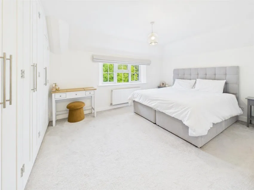 Homecroft Drive, Uckington, photo 23