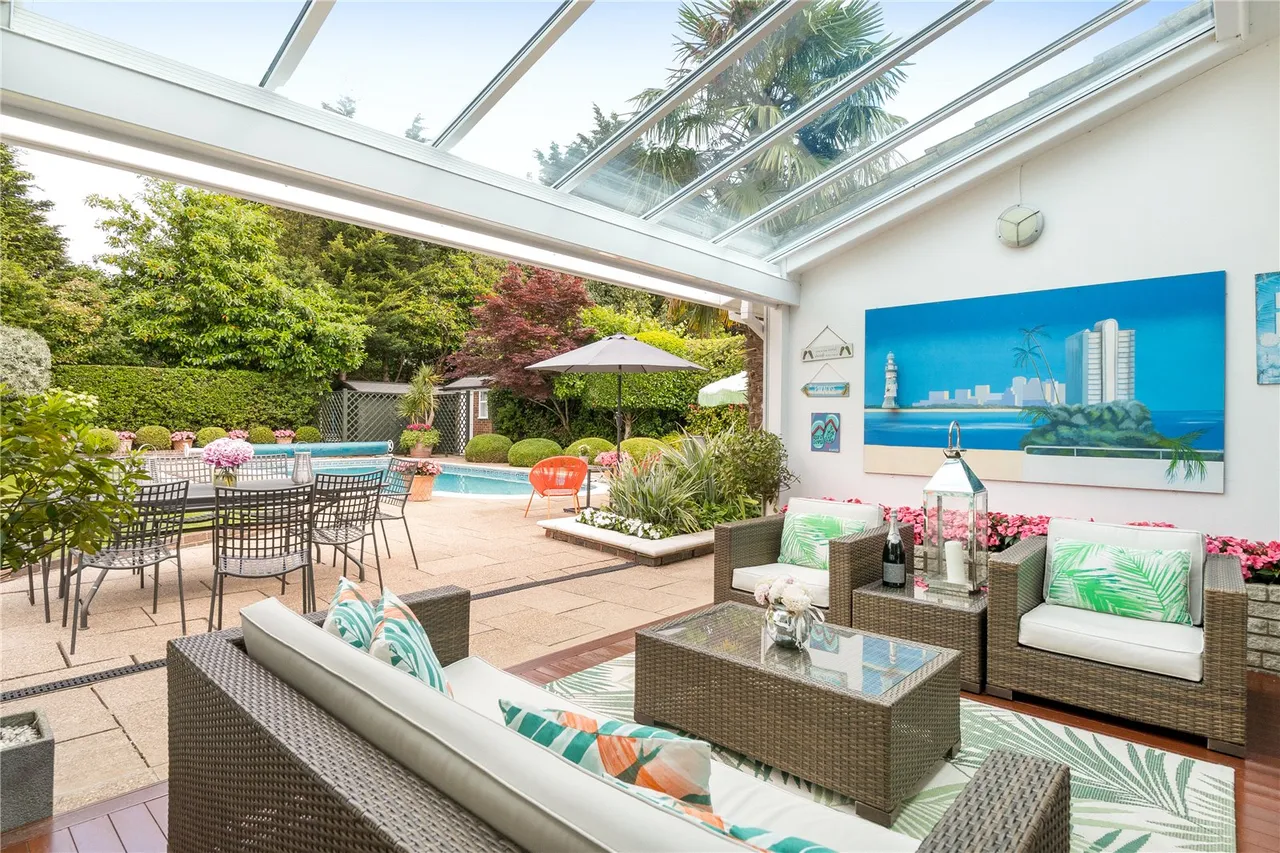 Barnet Road, Arkley, Hertfordshire, EN5 3LJ, photo 3