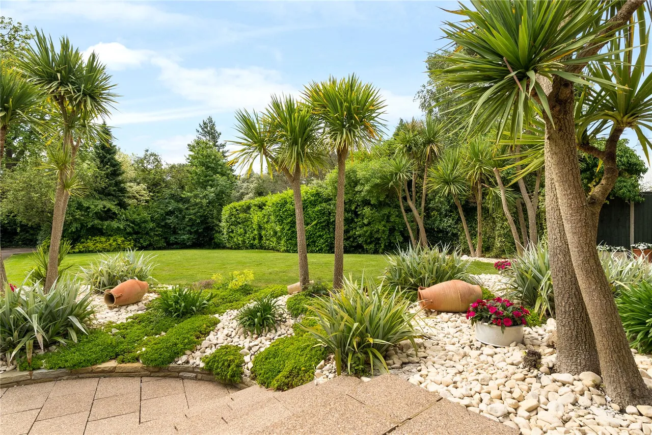 Barnet Road, Arkley, Hertfordshire, EN5 3LJ, photo 11
