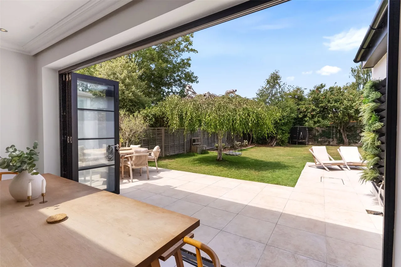 Halliford Road, Sunbury, TW16 6DR, photo 12