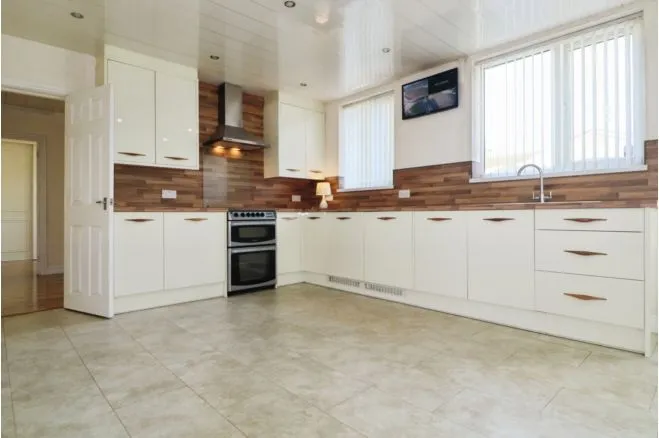 Coldbrook Road East, Barry, CF63, photo 8