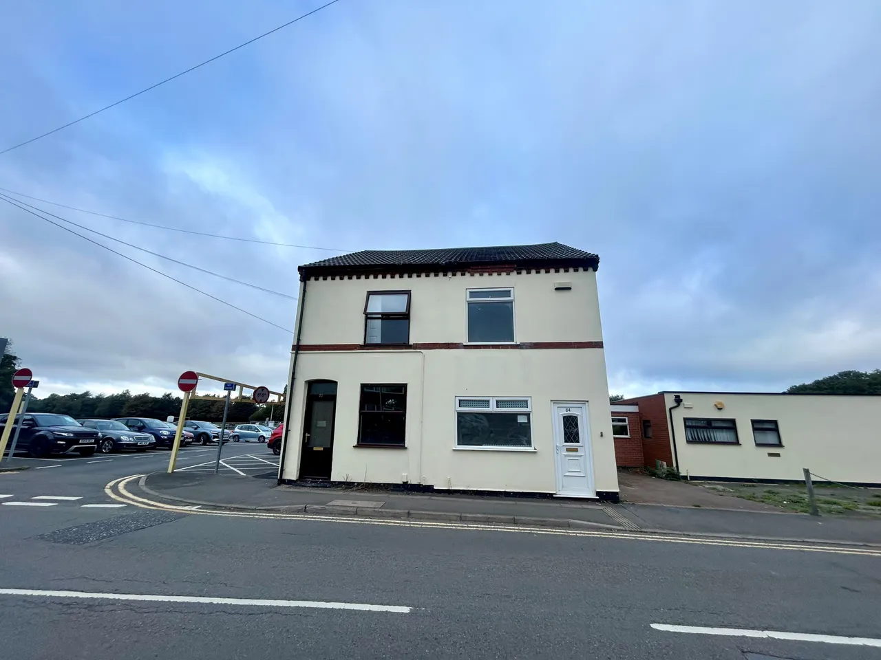 2 bed house to rent, Silver Street, LE67