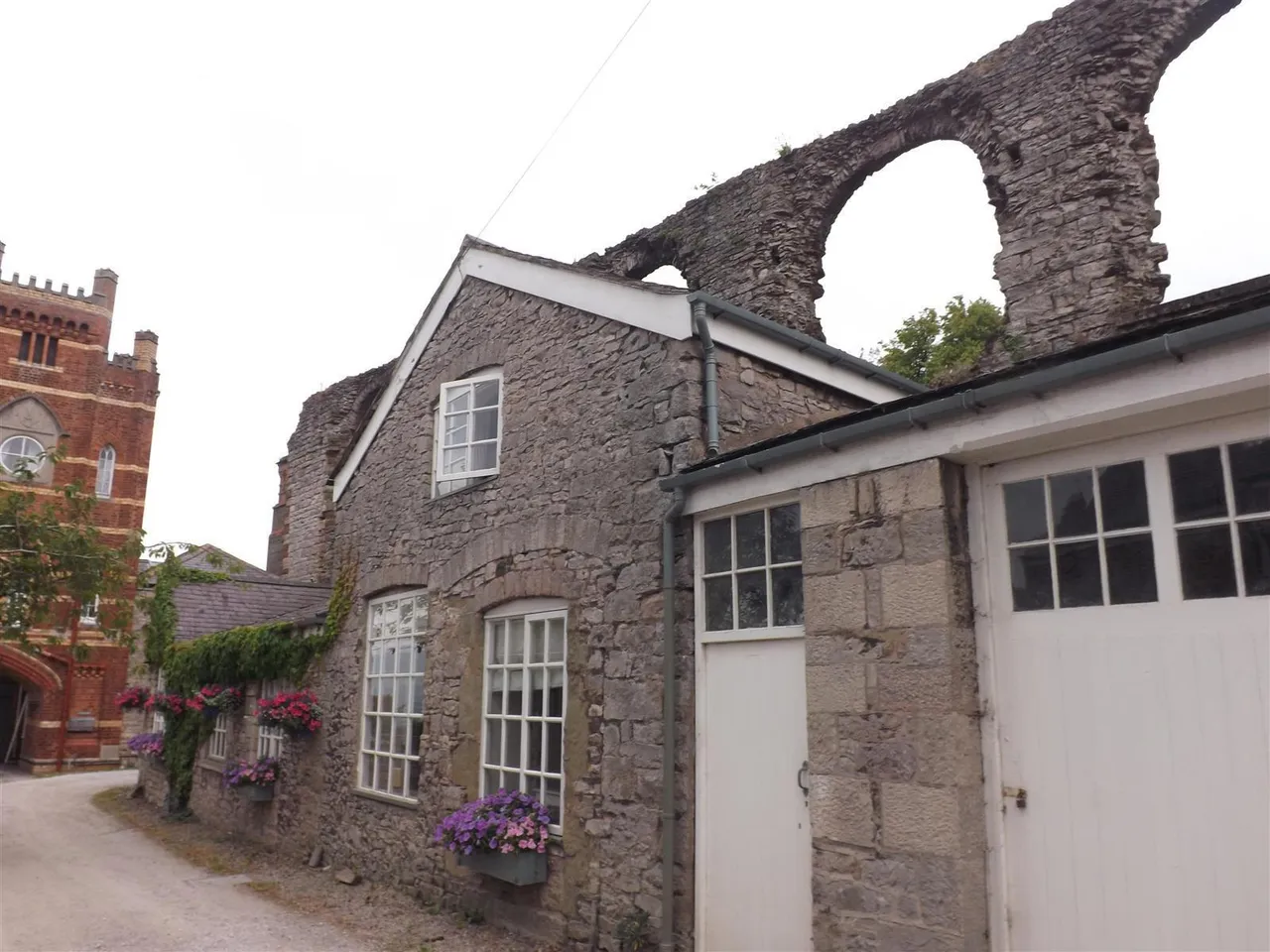 Fully furnished property, Denbigh, LL16, photo 6