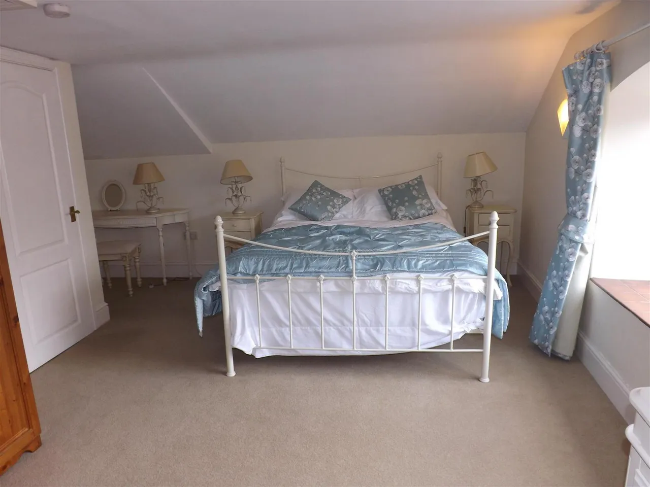Fully furnished property, Denbigh, LL16, photo 5