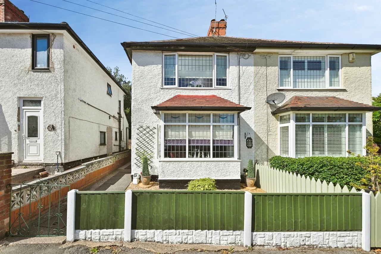 2 bed house for sale, Charnwood Grove, Hucknall, NG15