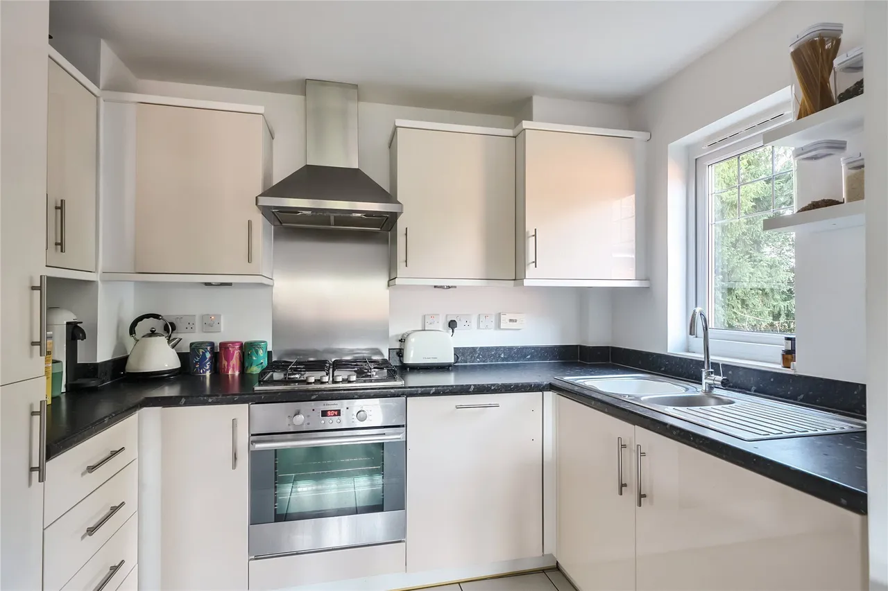 Springview, 1 Knotley Way, West Wickham, BR4, photo 12
