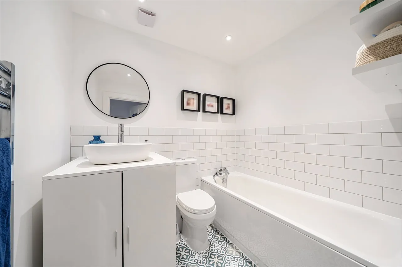 Springview, 1 Knotley Way, West Wickham, BR4, photo 9