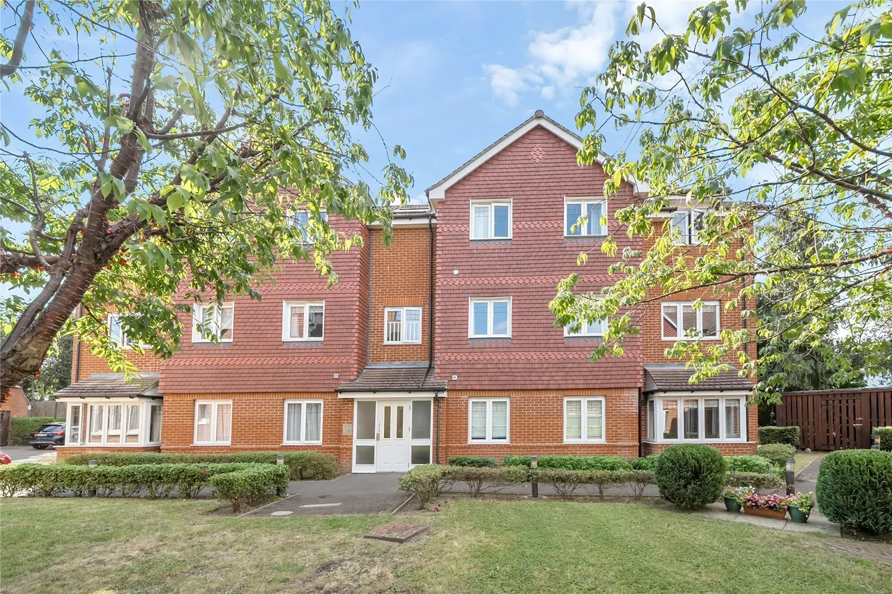 2 bed flat for sale — Springview, 1 Knotley Way, West Wickham, BR4