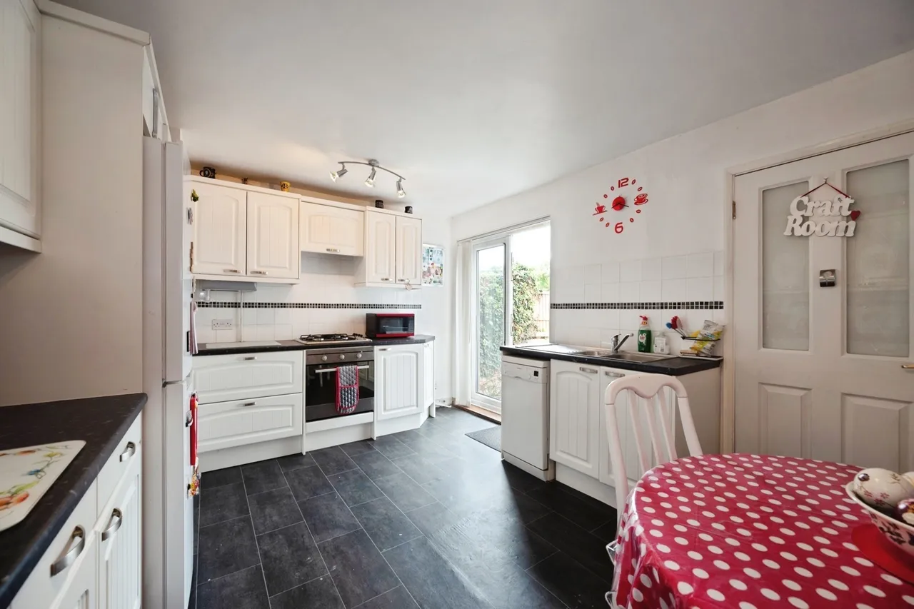 Elm Grove, Hayling Island, PO11, photo 4