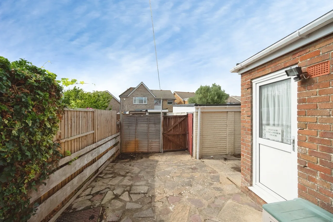 Elm Grove, Hayling Island, PO11, photo 6