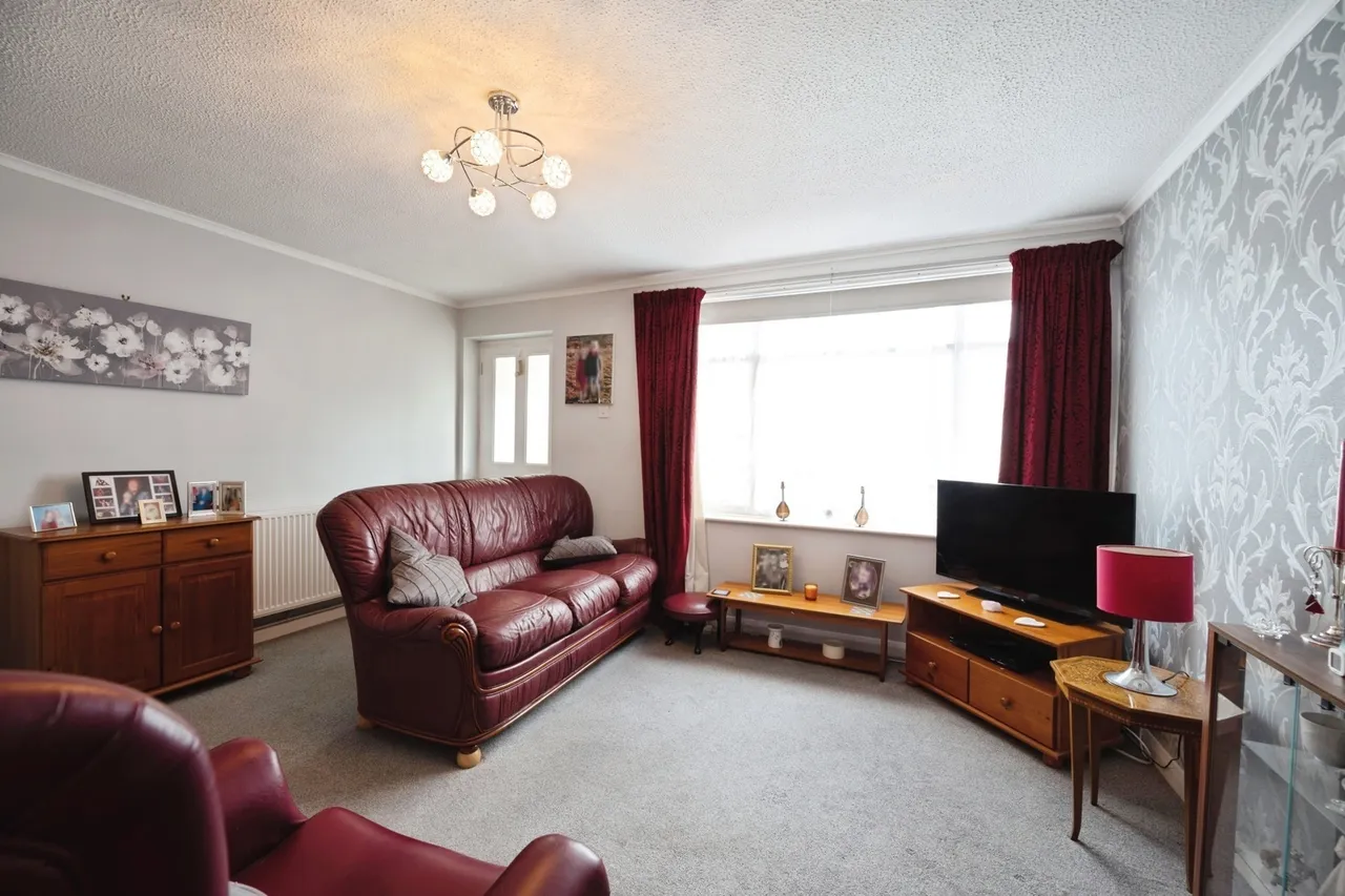 Elm Grove, Hayling Island, PO11, photo 3