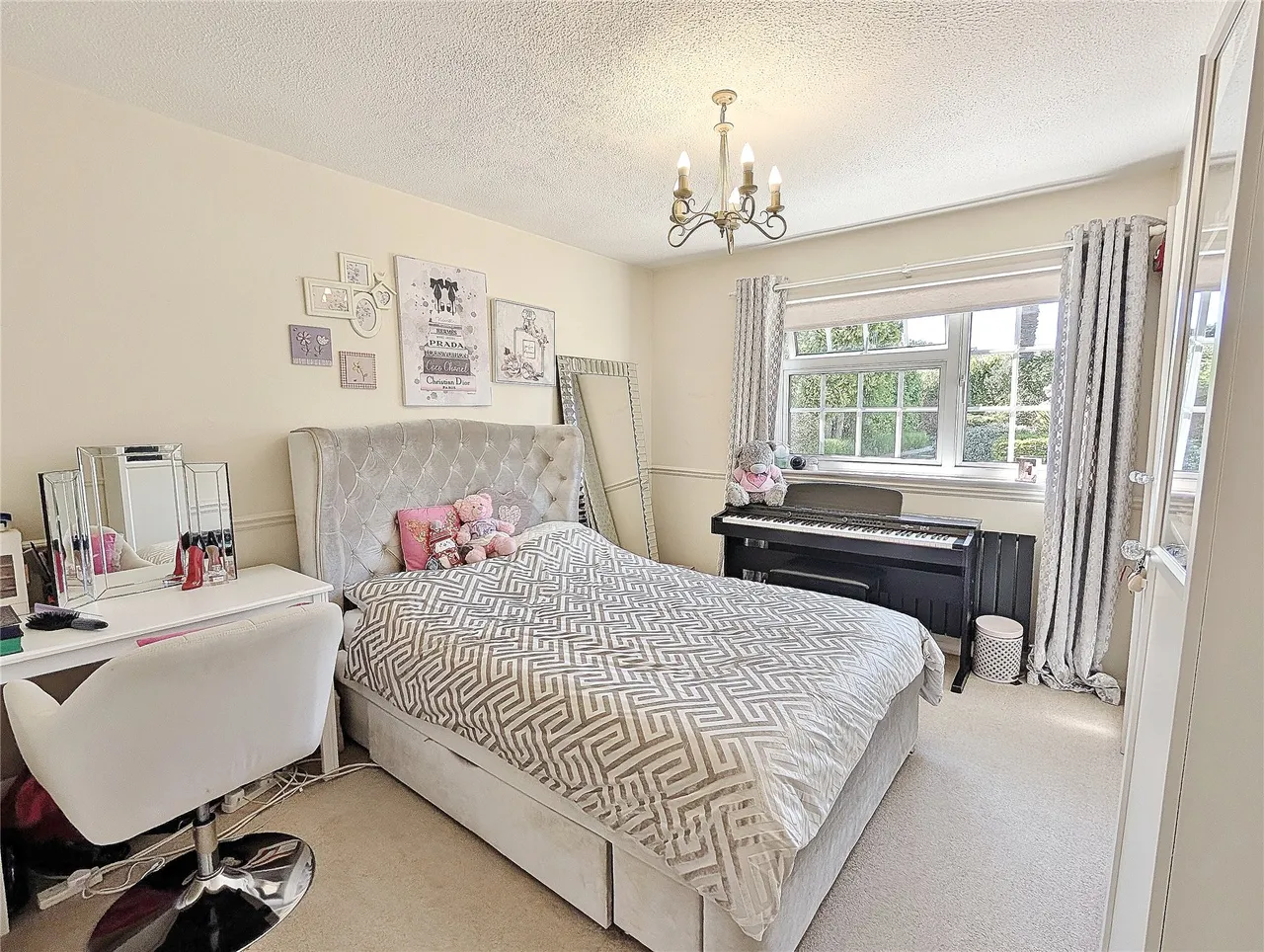Commonfields, West End, GU24, photo 11