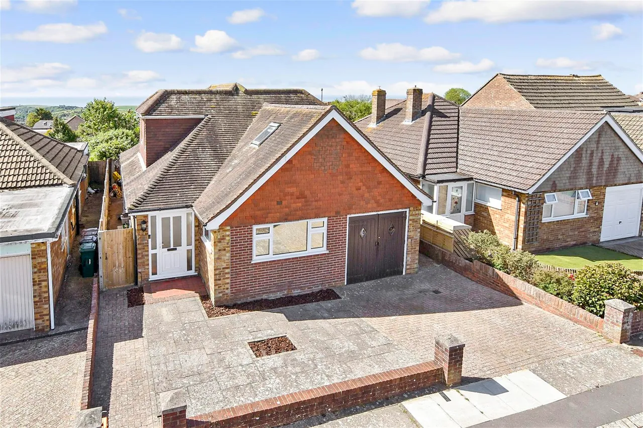 5 bed chalet for sale, McWilliam Road, Woodingdean, BN2