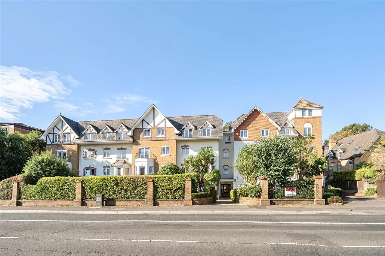 2 bed flat for sale, Lansdowne Road, Bournemouth, BH1