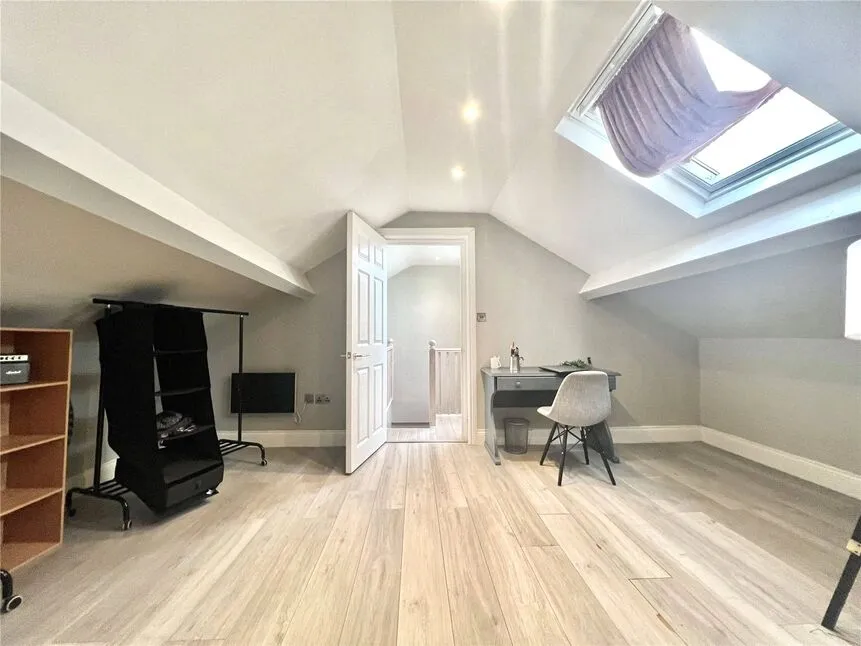 Red Lion Court, 105A Vicarage Road, Hertfordshire, WD18, photo 6