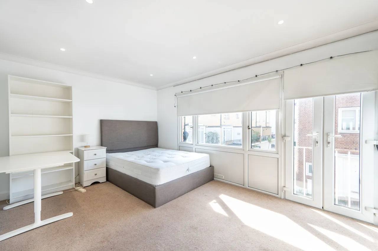 5 Clarendon Mews, London, photo 3