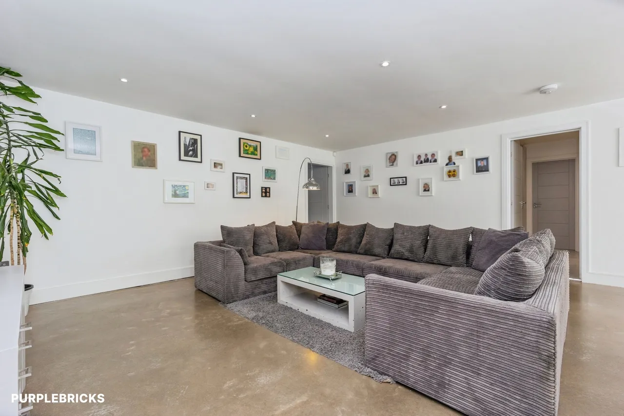 Ashworth Close, Bowdon, WA14, photo 27