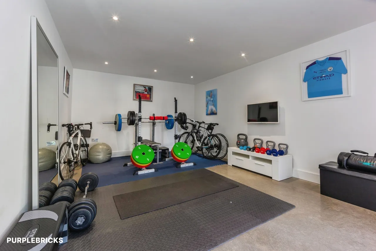 Ashworth Close, Bowdon, WA14, photo 53