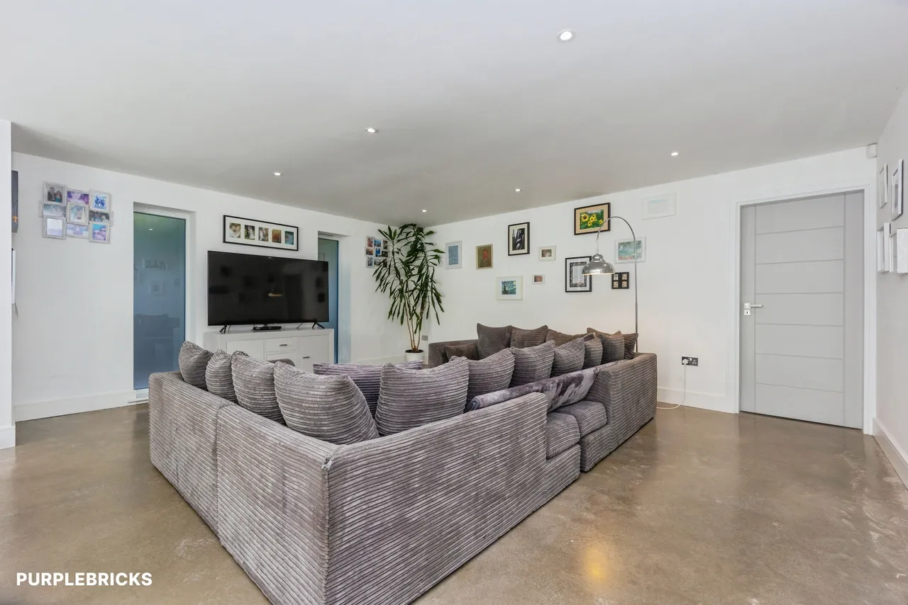 Ashworth Close, Bowdon, WA14, photo 57