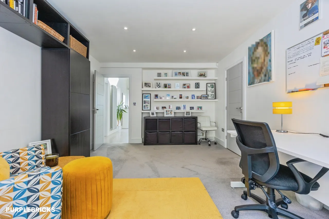 Ashworth Close, Bowdon, WA14, photo 13