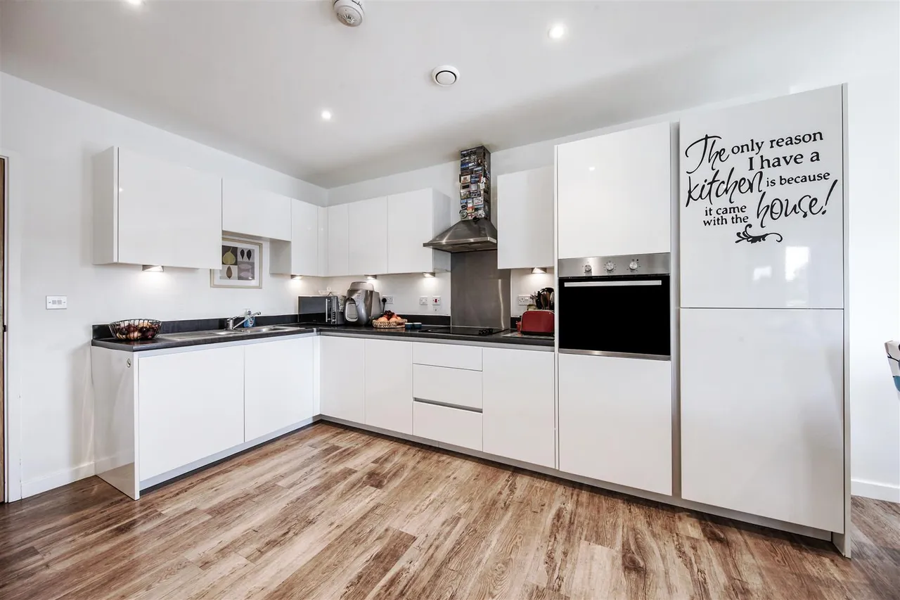 Neasden Lane, Willesden, NW10, photo 2