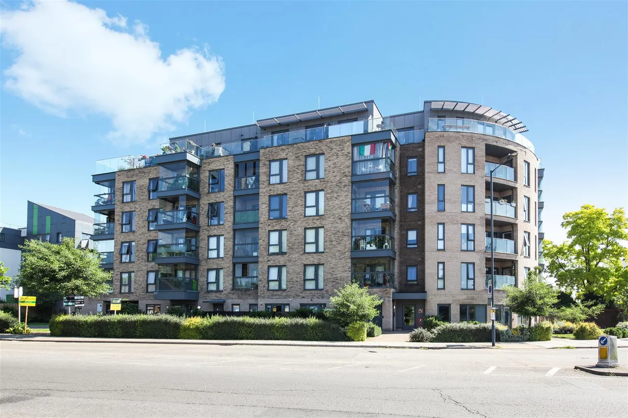 Neasden Lane, Willesden, NW10, photo 5