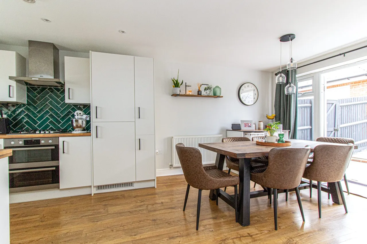 Byrne Avenue, Church Crookham, Fleet, GU52 8BG, photo 2