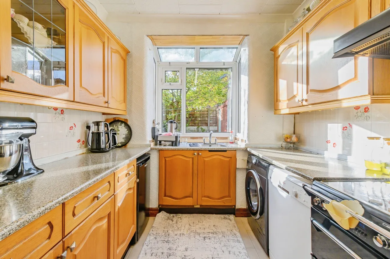 Bolton Road, Bolton, BL4, photo 3