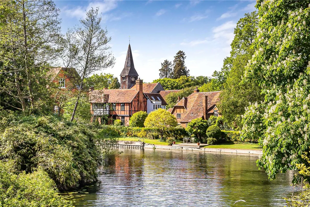 6 bed house for sale — High Street, Whitchurch on Thames, Reading, Oxfordshire, RG8 7DL