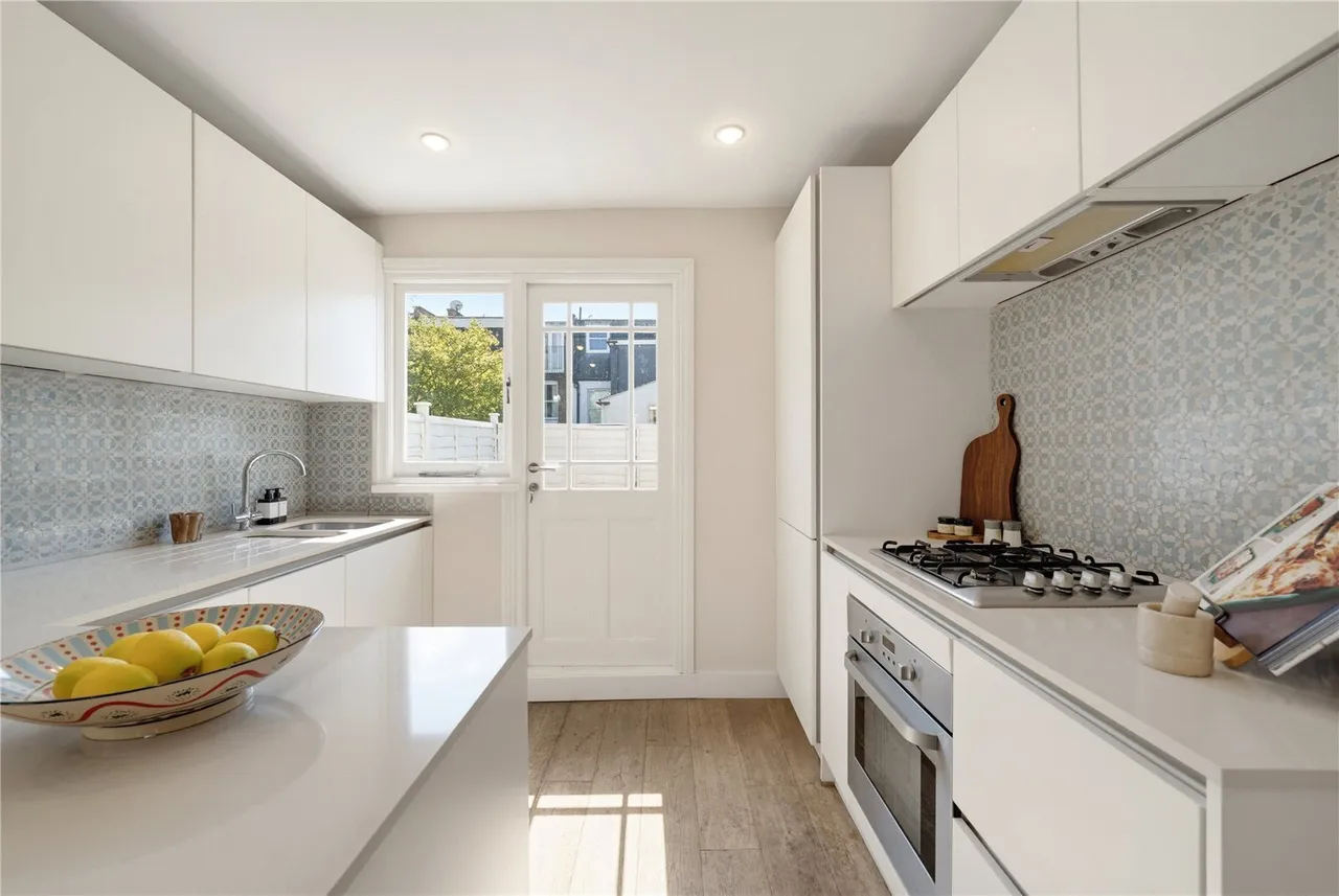 Mallinson Road, London, SW11, photo 3