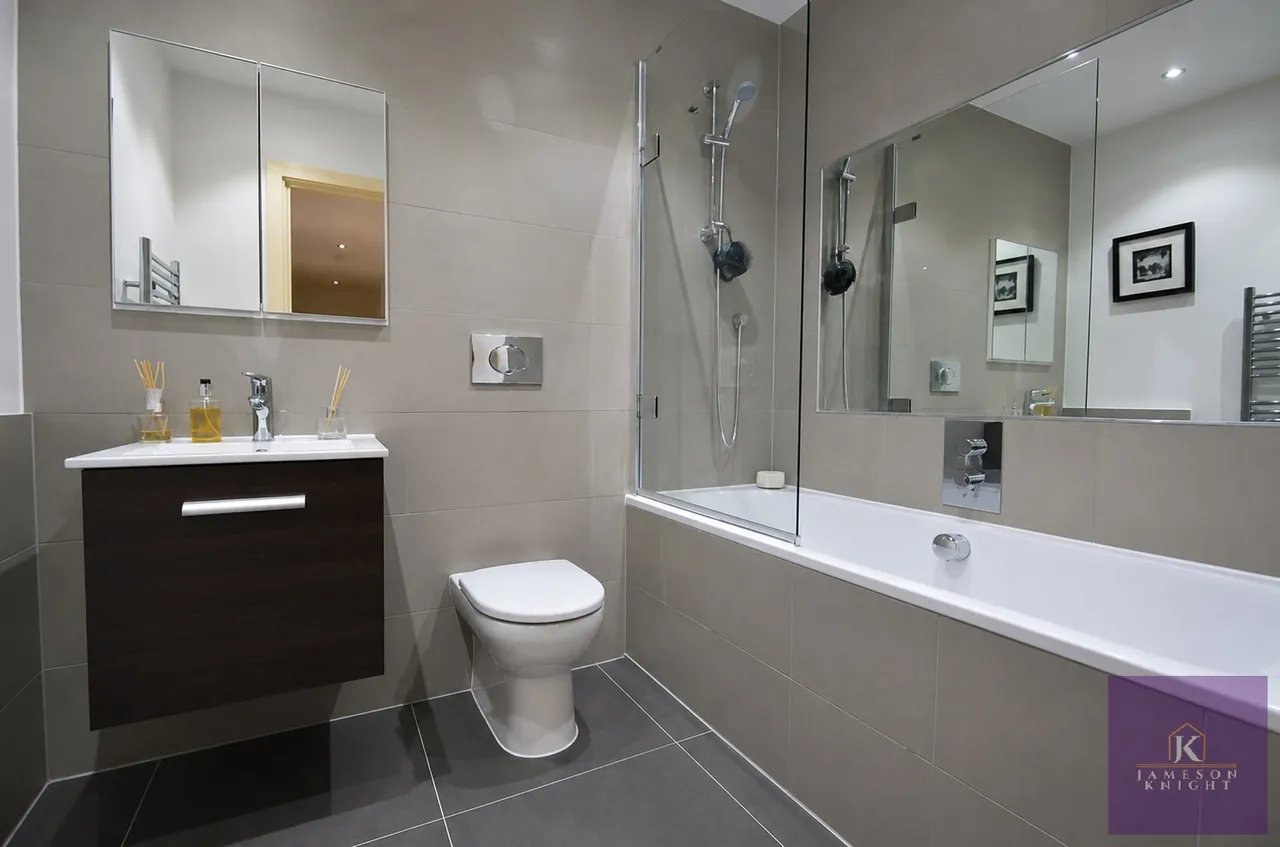 North End Road, London, W14, photo 5