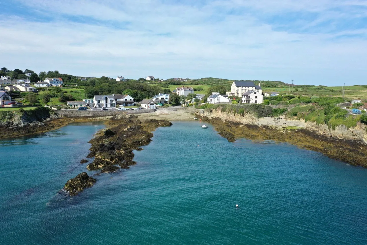 Parys Uchaf, Bull Bay, LL68, photo 14
