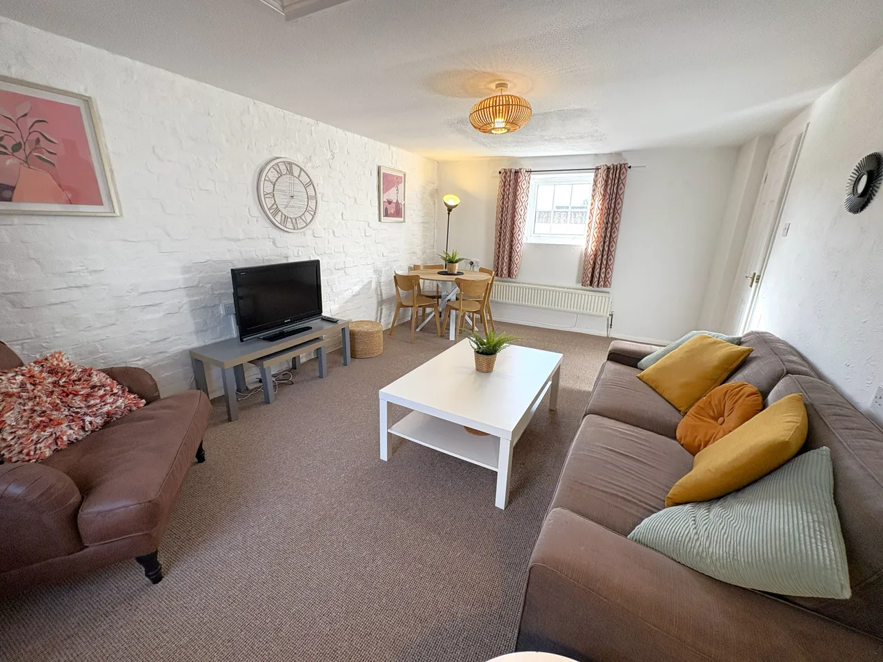 Queens Square, Cullompton, EX15, photo 4