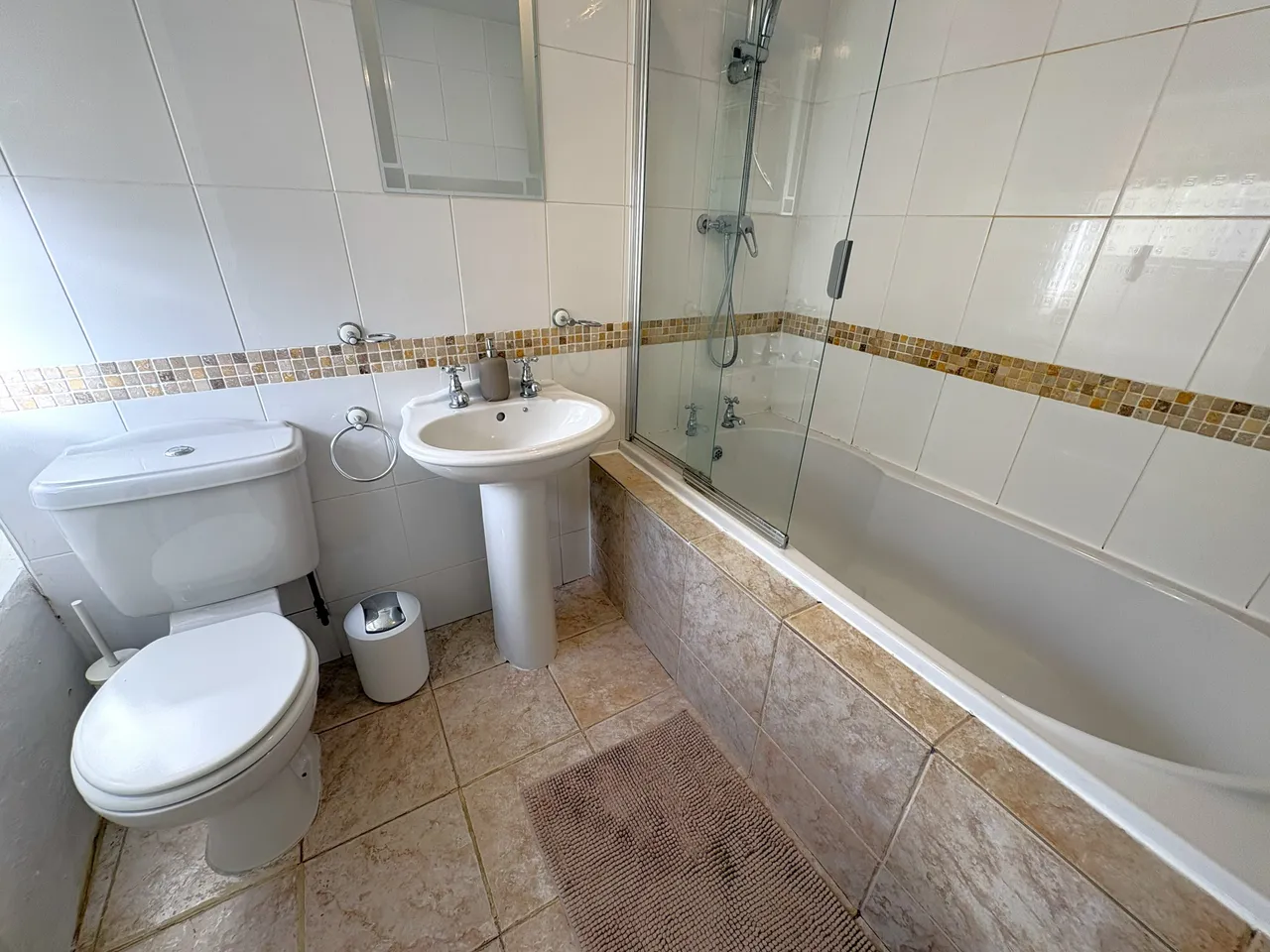 Queens Square, Cullompton, EX15, photo 10