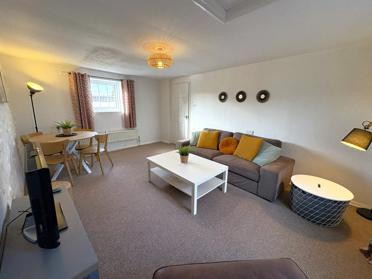 Queens Square, Cullompton, EX15, photo 5