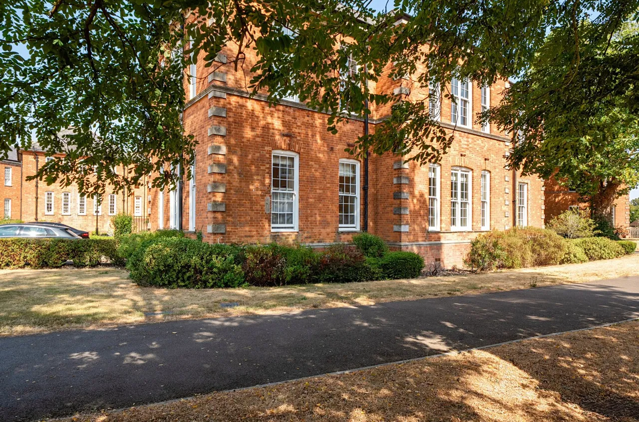Longley Road, Chichester, PO19, photo 12