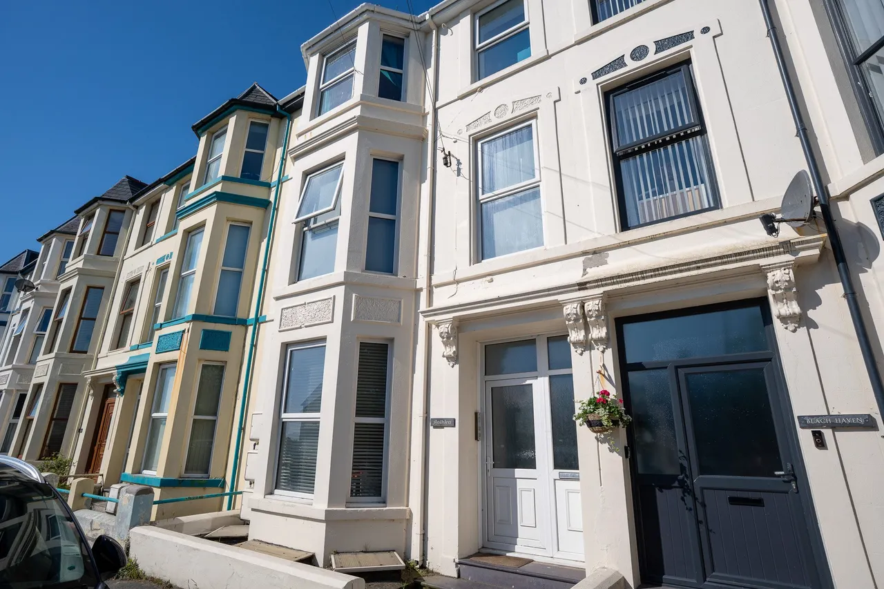 Rothlea, Embankment Road, Pwllheli, Gwynedd, LL53 5AA, photo 2