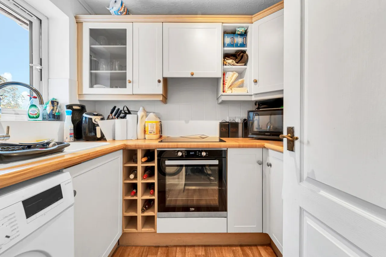 Braeburn Court, Staines-upon-Thames, TW18, photo 4