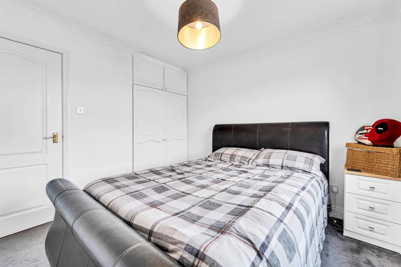 Braeburn Court, Staines-upon-Thames, TW18, photo 8
