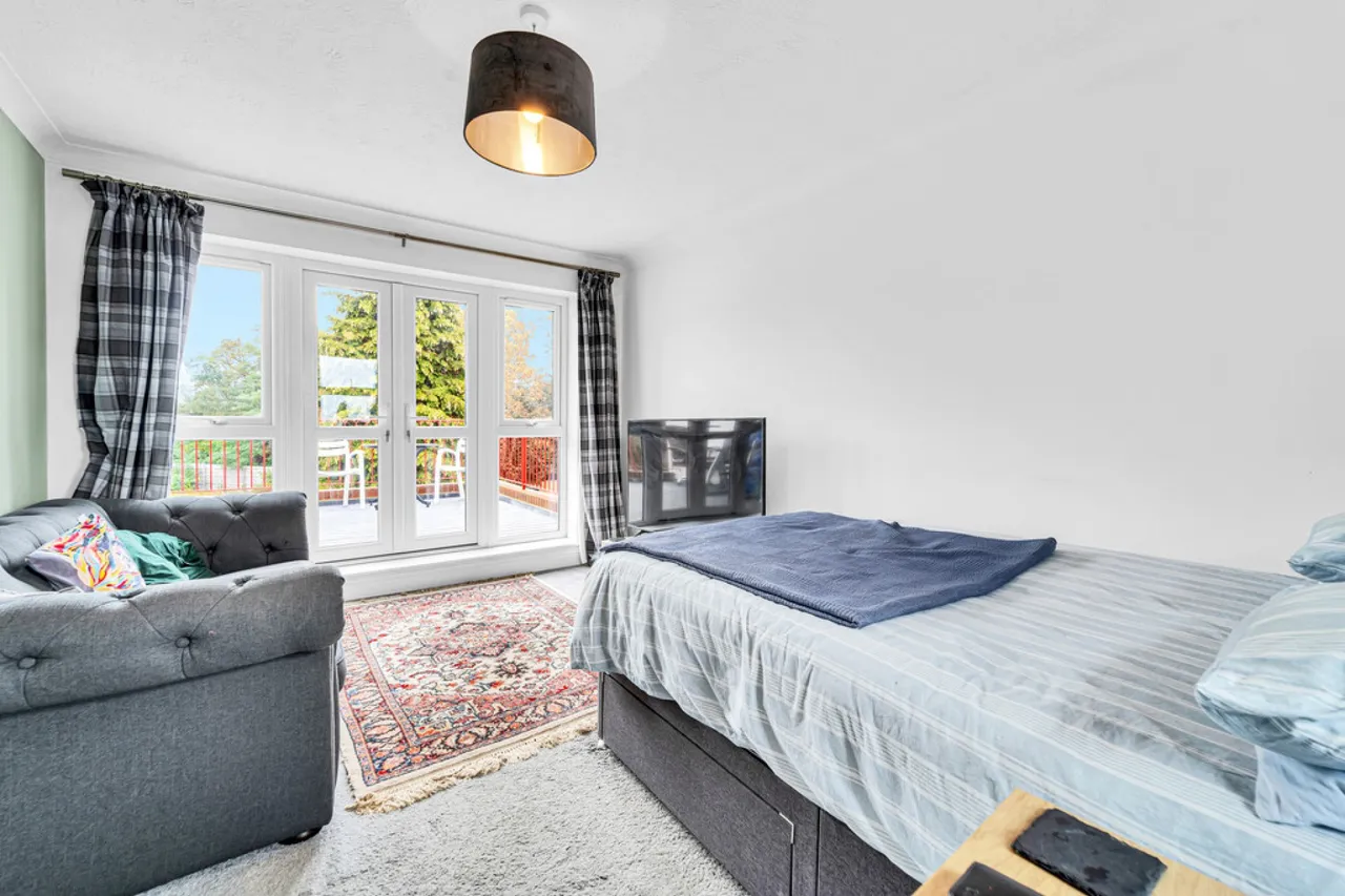 Braeburn Court, Staines-upon-Thames, TW18, photo 5
