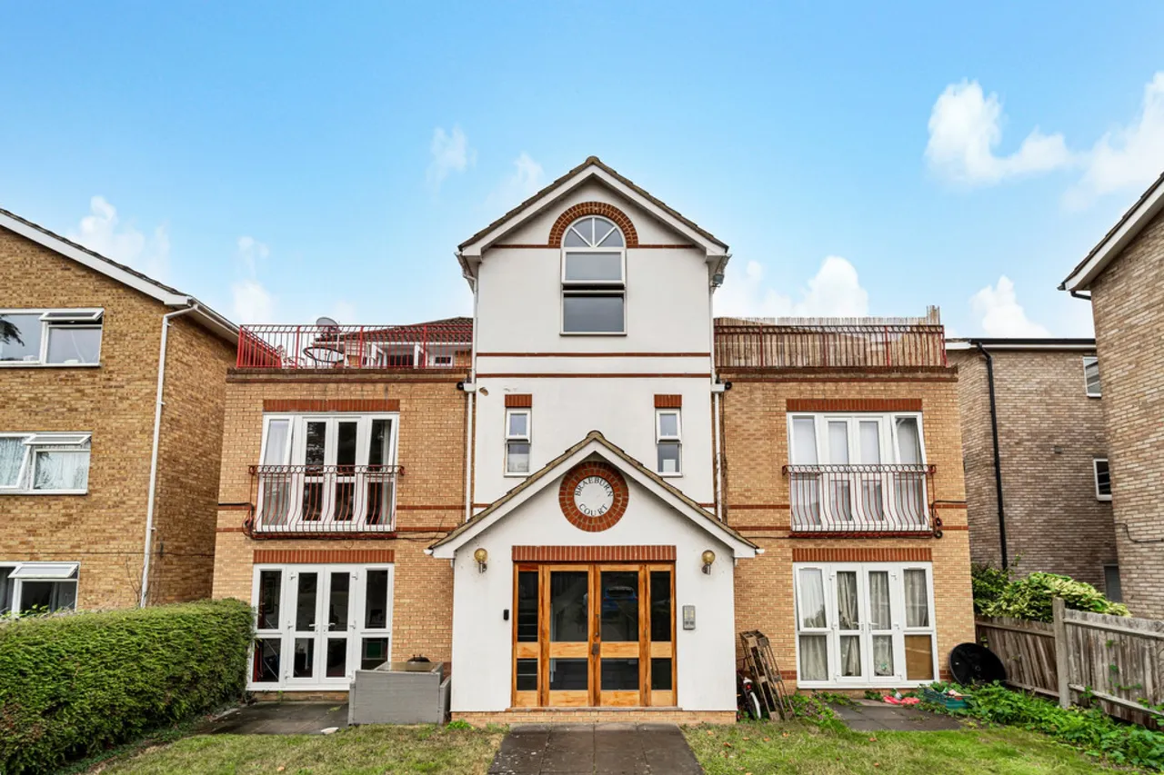 1 bed flat for sale, Braeburn Court, Staines-upon-Thames, TW18