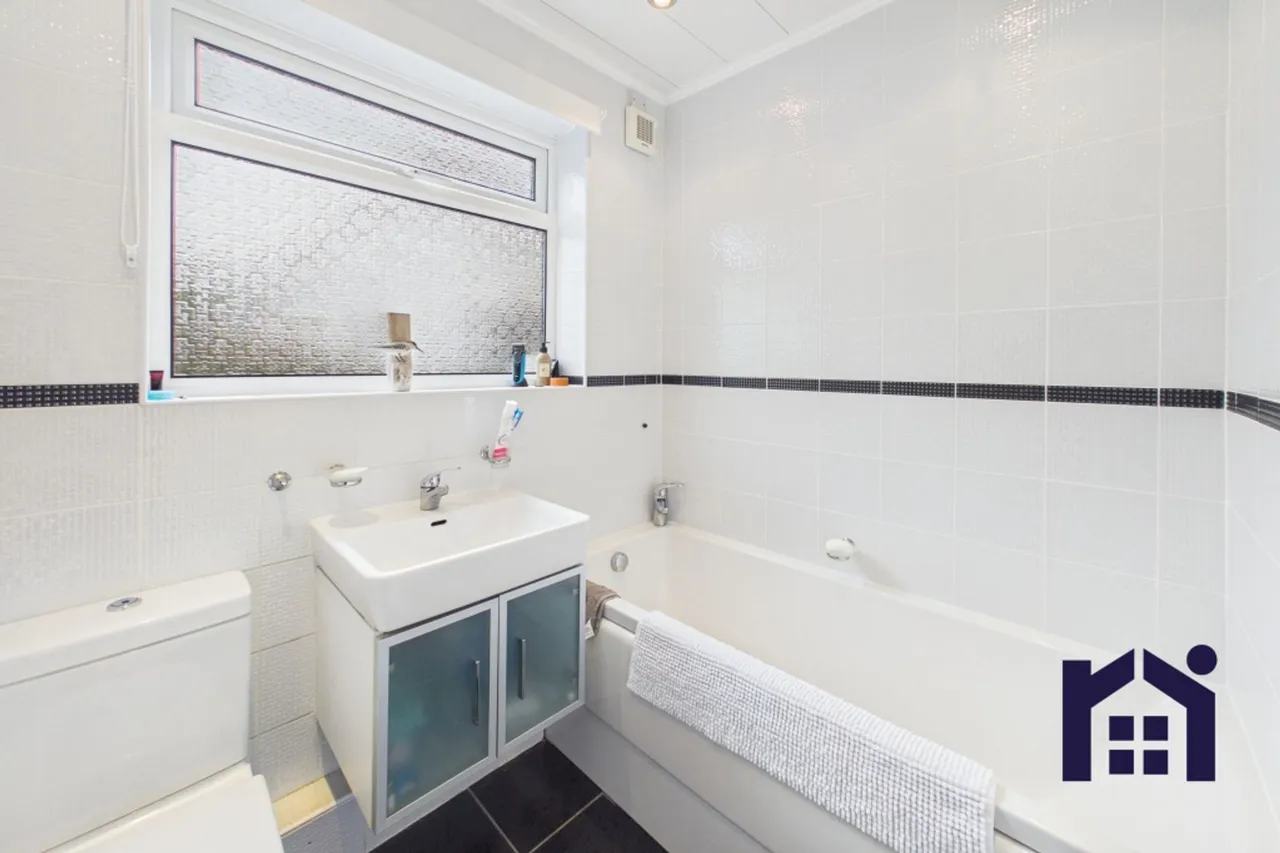 Brookfield, Mawdesley, L40, photo 15