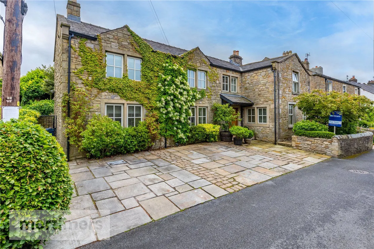 Old Back Lane, Wiswell, BB7, photo 2