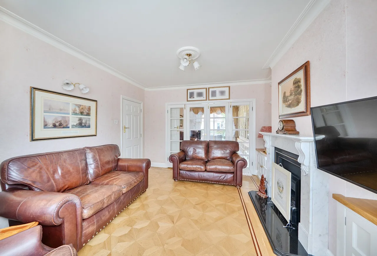 Lavender Avenue, London, NW9 8HE, photo 11