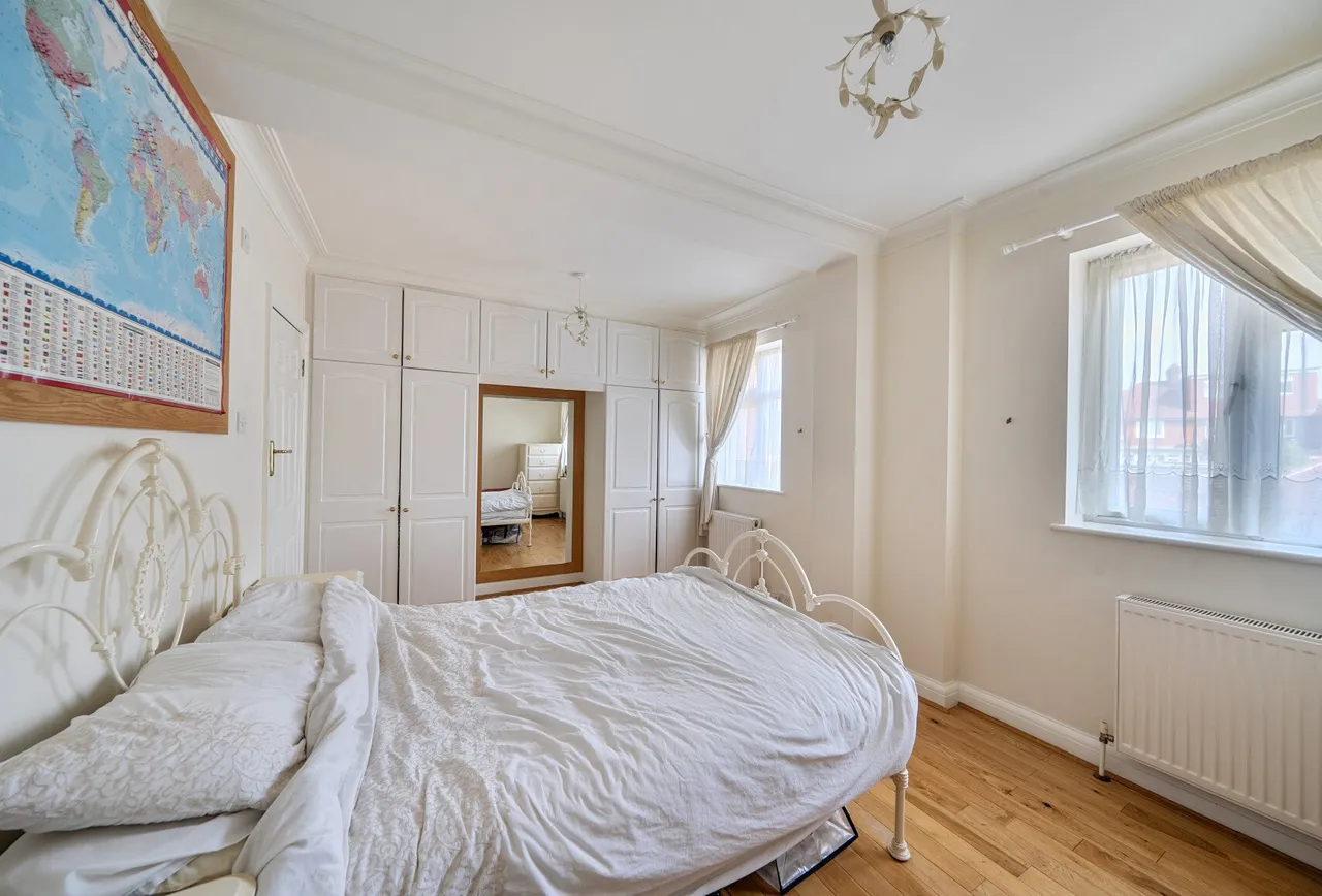 Lavender Avenue, London, NW9 8HE, photo 6
